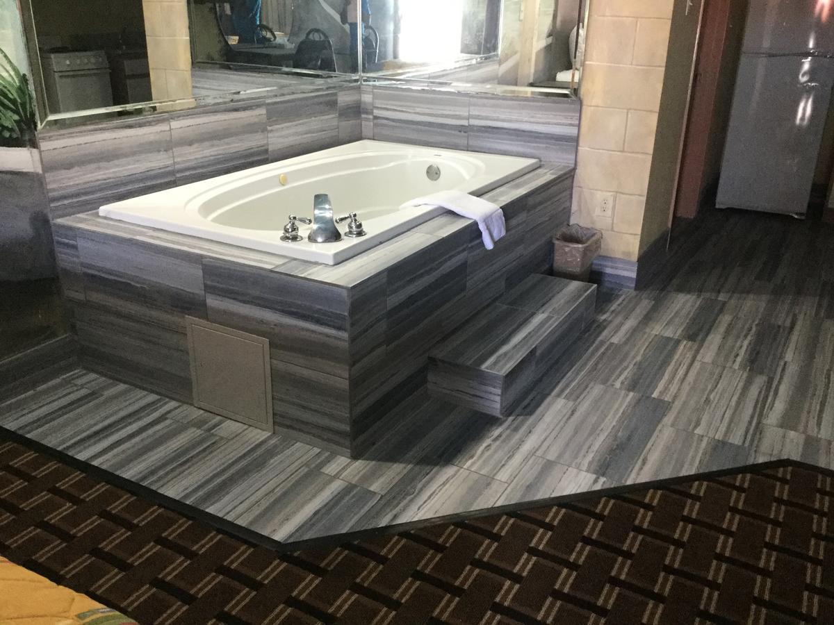 Luxury Inn And Suites Seaworld San Antonio Buitenkant foto
